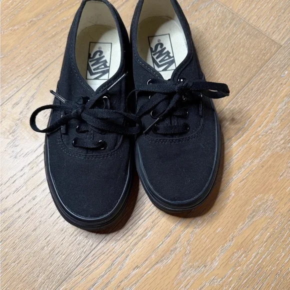 Vans Black Low-Top Canvas Sneakers - Picture 1 of 4